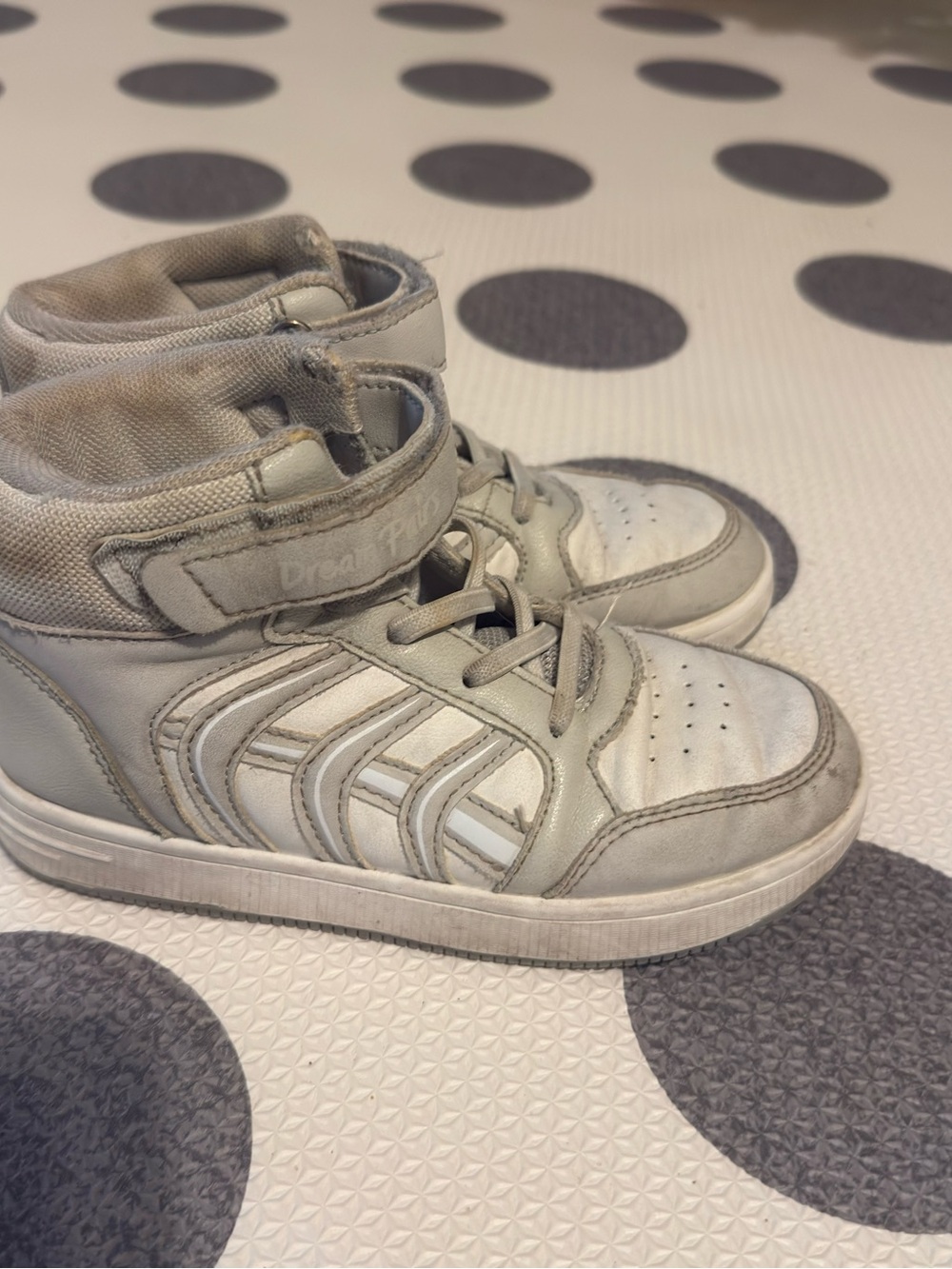 Kids High-Top Athletic Sneakers in Light Gray 13